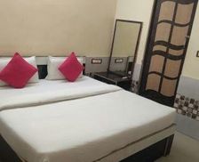 India Uttar Pradesh Vrindāvan vacation rental compare prices direct by owner 35213295