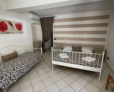 Italy Liguria Ameglia vacation rental compare prices direct by owner 35254699