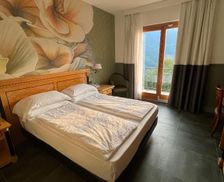 Italy Lombardy Tremosine Sul Garda vacation rental compare prices direct by owner 18987511