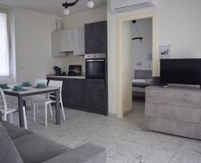 Italy Lombardy Costa Volpino vacation rental compare prices direct by owner 35221909