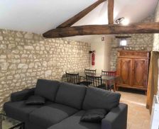 France New Aquitaine Thuré vacation rental compare prices direct by owner 12990675