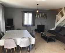 France New Aquitaine Thuré vacation rental compare prices direct by owner 12988562