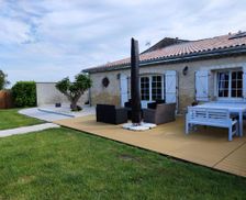 France Aquitaine Jau-Dignac-et-Loirac vacation rental compare prices direct by owner 35798092