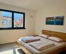 Italy Trentino Alto Adige Riva del Garda vacation rental compare prices direct by owner 28906820