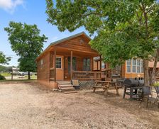 United States Texas Kerrville vacation rental compare prices direct by owner 26491697