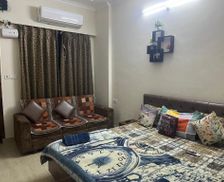 India Uttarakhand Rishīkesh vacation rental compare prices direct by owner 6056002