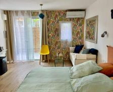 France Provence-Alpes-Côte d'Azur Marseille vacation rental compare prices direct by owner 35474170