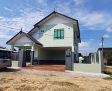 Malaysia Terengganu Dungun vacation rental compare prices direct by owner 35053900