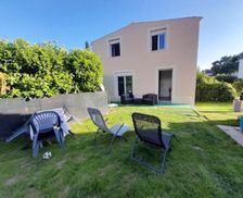 France Picardy Beauvais vacation rental compare prices direct by owner 35750175