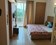 India Uttar Pradesh Vrindāvan vacation rental compare prices direct by owner 35340487