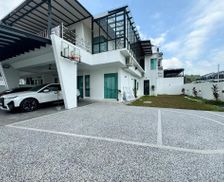 Malaysia Perak Ipoh vacation rental compare prices direct by owner 35861789