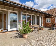 United Kingdom Berkshire Stratfield Mortimer vacation rental compare prices direct by owner 35777592