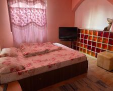 Romania Bacău Comăneşti vacation rental compare prices direct by owner 35001874