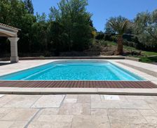 France Provence-Alpes-Côte d'Azur Saint-Saturnin-lès-Avignon vacation rental compare prices direct by owner 35939118