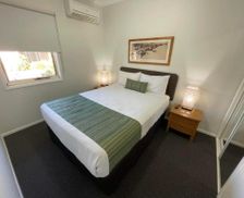 Australia Queensland Emerald vacation rental compare prices direct by owner 14335585