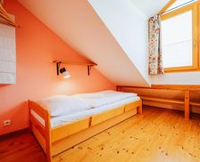 Czechia South Moravian Region Hroznová Lhota vacation rental compare prices direct by owner 14026109