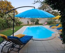 France Provence-Alpes-Côte d'Azur Châteaurenard vacation rental compare prices direct by owner 28169837