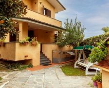 Italy Tuscany Pietrasanta vacation rental compare prices direct by owner 27426545