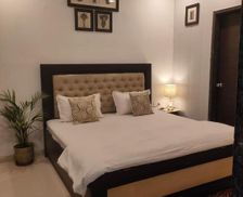 India Uttar Pradesh Vrindāvan vacation rental compare prices direct by owner 28123589