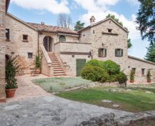Italy Marche Mombaroccio vacation rental compare prices direct by owner 26778658