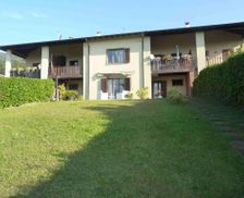 Italy Lombardy Porto Valtravaglia vacation rental compare prices direct by owner 35334762