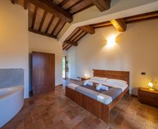 Italy Tuscany Camporgiano vacation rental compare prices direct by owner 27462379