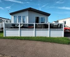 United Kingdom Suffolk Lowestoft vacation rental compare prices direct by owner 35426399