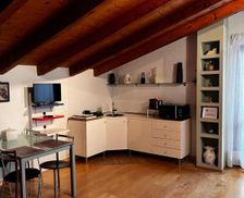 Italy Lombardy Milan vacation rental compare prices direct by owner 27510027