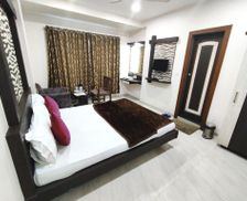 India Gujarat Vapi vacation rental compare prices direct by owner 28789294