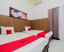 Indonesia East Java Tuban vacation rental compare prices direct by owner 16006181