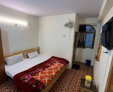 India Uttarakhand Nainital vacation rental compare prices direct by owner 27590597
