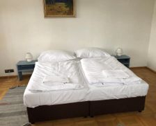 Czechia Central Bohemia Ostrov vacation rental compare prices direct by owner 26997554