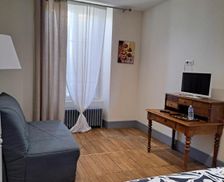 France Centre Les Aix-dʼAngillon vacation rental compare prices direct by owner 35300810