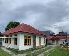 Indonesia Sumatra Bukittinggi vacation rental compare prices direct by owner 29384106