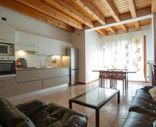 Italy Veneto Castelnuovo del Garda vacation rental compare prices direct by owner 26931046