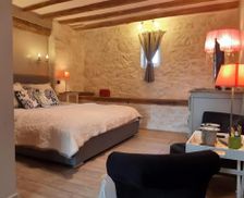 France Centre Crouzilles vacation rental compare prices direct by owner 14327850