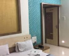 India Maharashtra Dhule vacation rental compare prices direct by owner 35316062