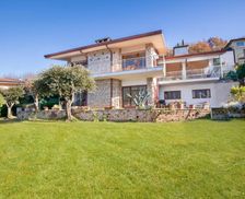 Italy Veneto Torri del Benaco vacation rental compare prices direct by owner 35326967