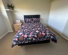 Australia Victoria Cranbourne West vacation rental compare prices direct by owner 26838010