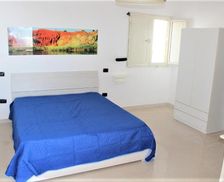 Italy Apulia Torre Lapillo vacation rental compare prices direct by owner 35583180