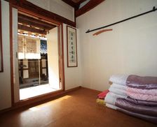 South Korea Jeollabuk-Do Jeonju vacation rental compare prices direct by owner 16170291