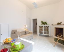 Italy Apulia Ugento vacation rental compare prices direct by owner 26828981