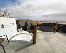 Spain Lanzarote La Asomada vacation rental compare prices direct by owner 35943562