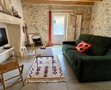 France Provence-Alpes-Côte d'Azur Arles vacation rental compare prices direct by owner 9386652