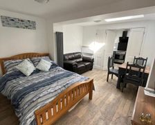 United Kingdom Suffolk Felixstowe vacation rental compare prices direct by owner 35395163