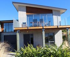 New Zealand Canterbury Lake Tekapo vacation rental compare prices direct by owner 14890681