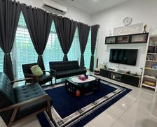 Malaysia Perak Seri Iskandar vacation rental compare prices direct by owner 35439016