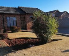 South Africa Gauteng Soweto vacation rental compare prices direct by owner 35891264