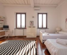 Italy Lombardy Rozzano vacation rental compare prices direct by owner 35582035