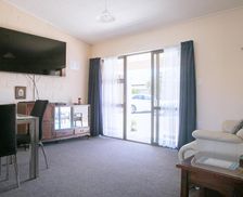 New Zealand Hawke's Bay Waipukurau vacation rental compare prices direct by owner 18358259